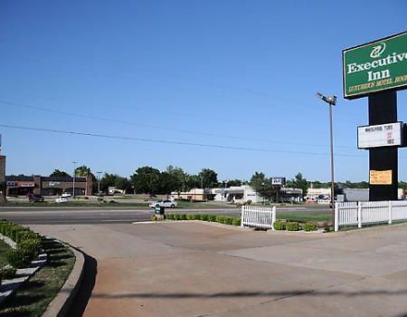 Executive Inn Oklahoma Stadt Exterior foto