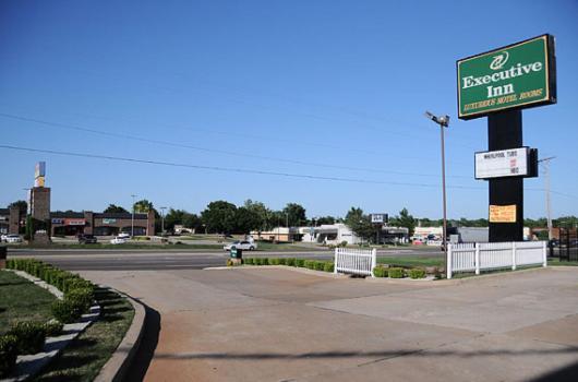 Executive Inn Oklahoma Stadt Exterior foto